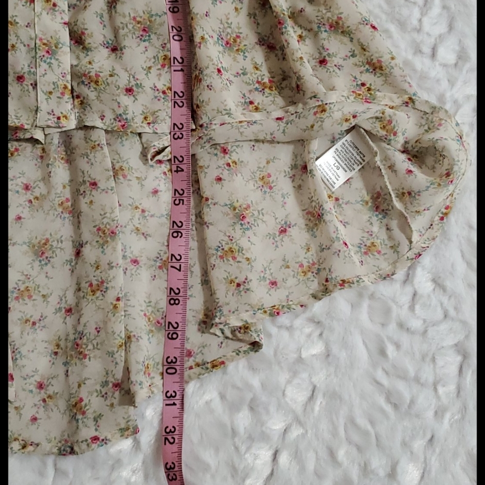 LOVE HAIGHT  hi lo lace insert Ruffl Bottom Floral Print Top Lrg. - Picture 6 of 8